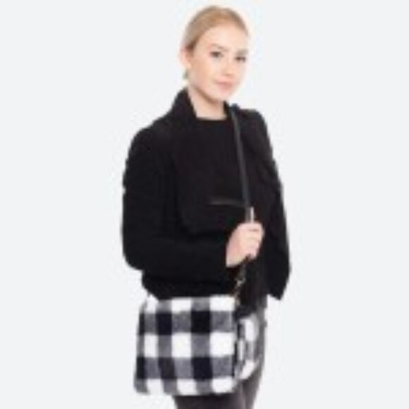 NWT BOUTIQUE   Faux Fur Buffalo Check Handbag Featuring Detachable Wristlet. - Picture 3 of 3